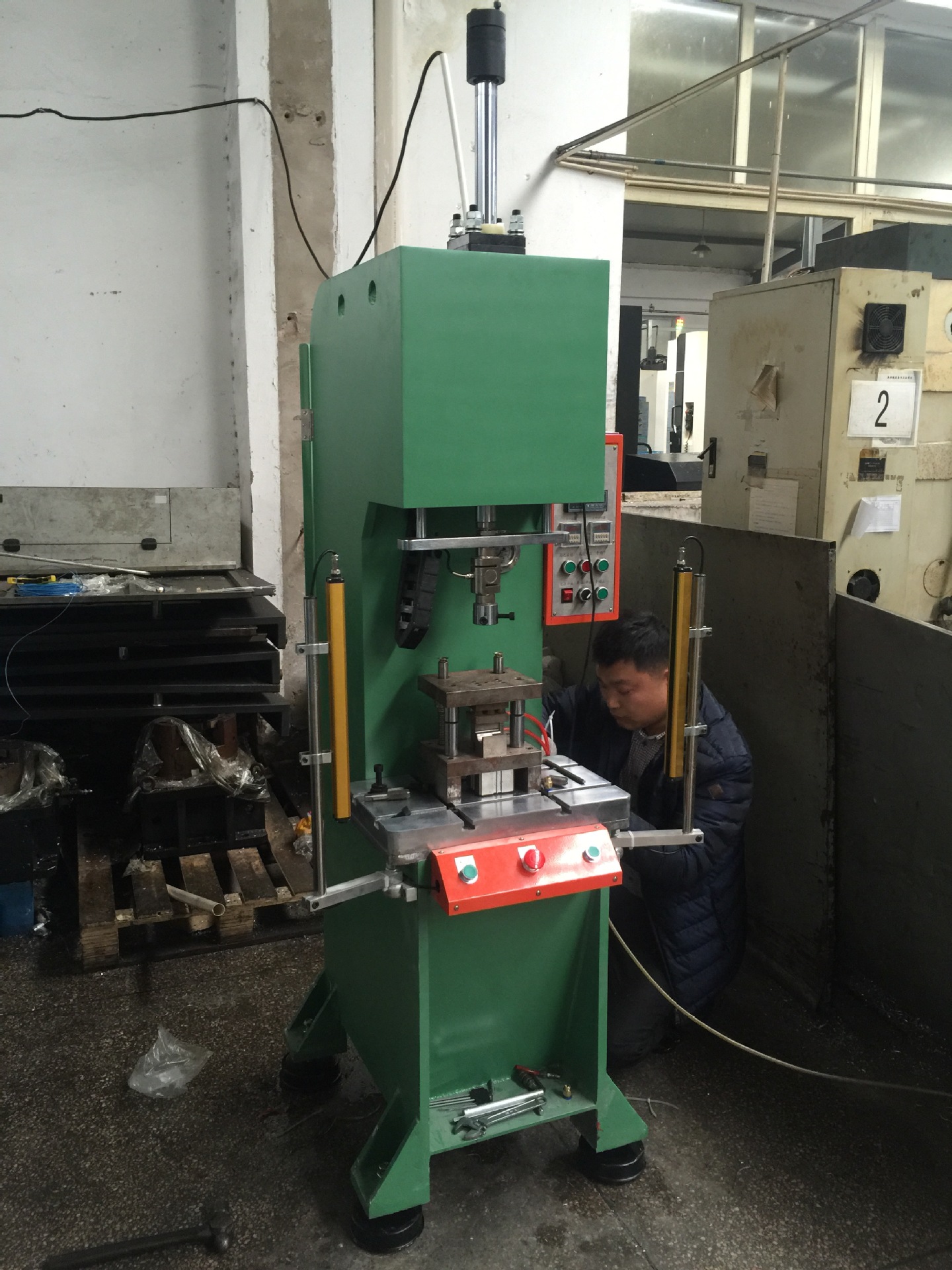 供應(yīng)10噸單臂液壓機(jī)，上海單臂液壓機(jī)